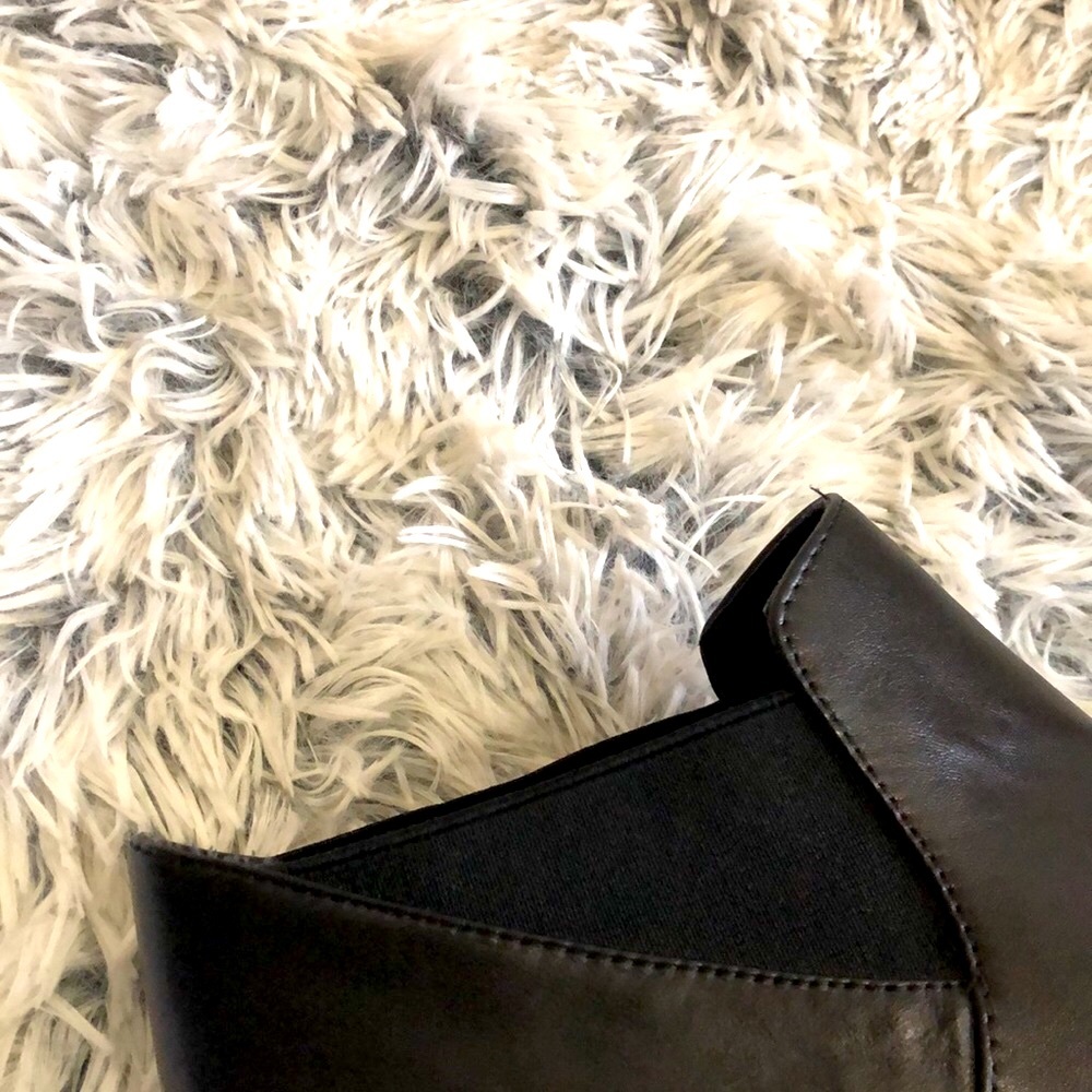 Bandolino Black Leather Ankle Bootie - Picture 6 of 8